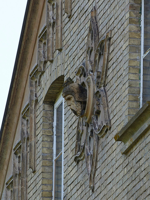 Detail der Hausfassade des Gutsherrenhaus im neugotischen Stil