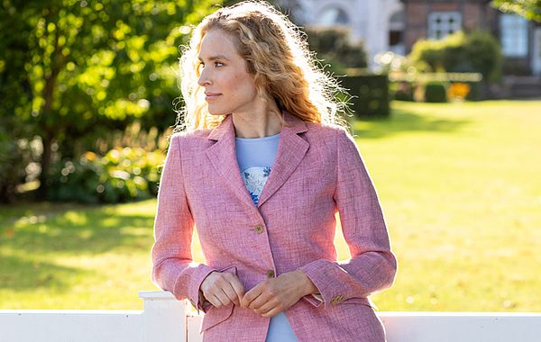 Klassische Kombi: Blazer & Shirt