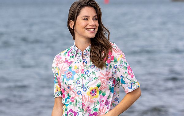 Hemdbluse mit Blumen