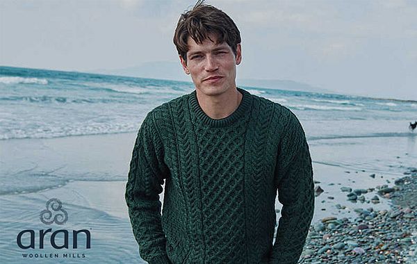 Herrenpullover im Aranstrick