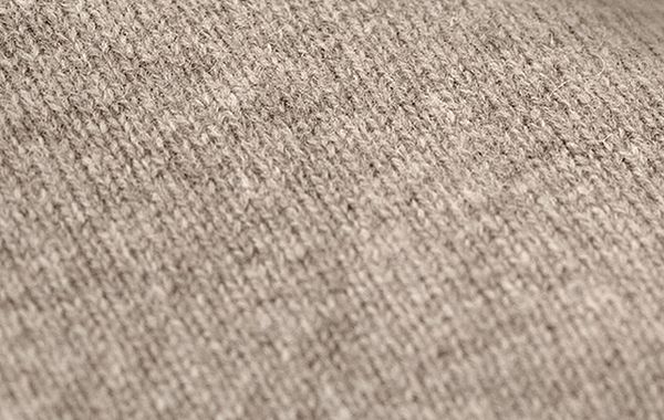 Detailaufnahme Troyer aus Lambswool