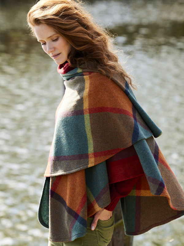 Strickcape im Tartan Look