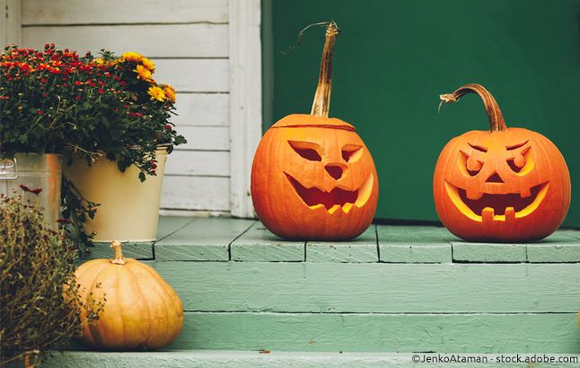 Pumpkin Faces auf Veranda