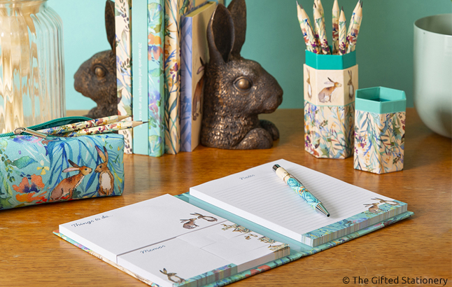 Schreibwaren Kollektion Kissing Hares von The Gifted Stationery
