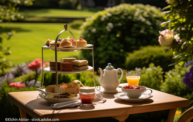 Teestunde im Sommergarten